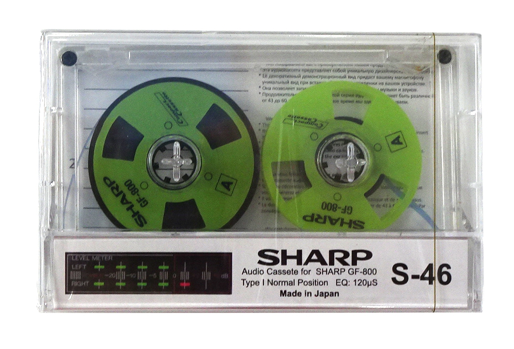 Аудиокассета c зелёными боббинками &quot;SHARP GF-800&quot;